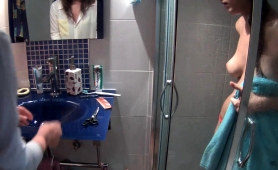 Alluring Amateur Teen Enjoys A Nice Shower On Hidden Cam