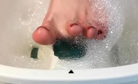 Foot Fetish Goddess Takes Care Of Her Lovely Little Toes