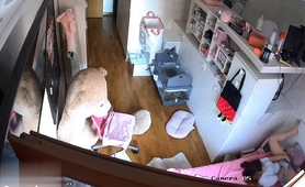 ipcam-chubby-girl-masturbates-in-her-room