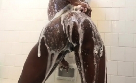 sensual-black-girl-twerks-her-fabulous-booty-in-the-shower